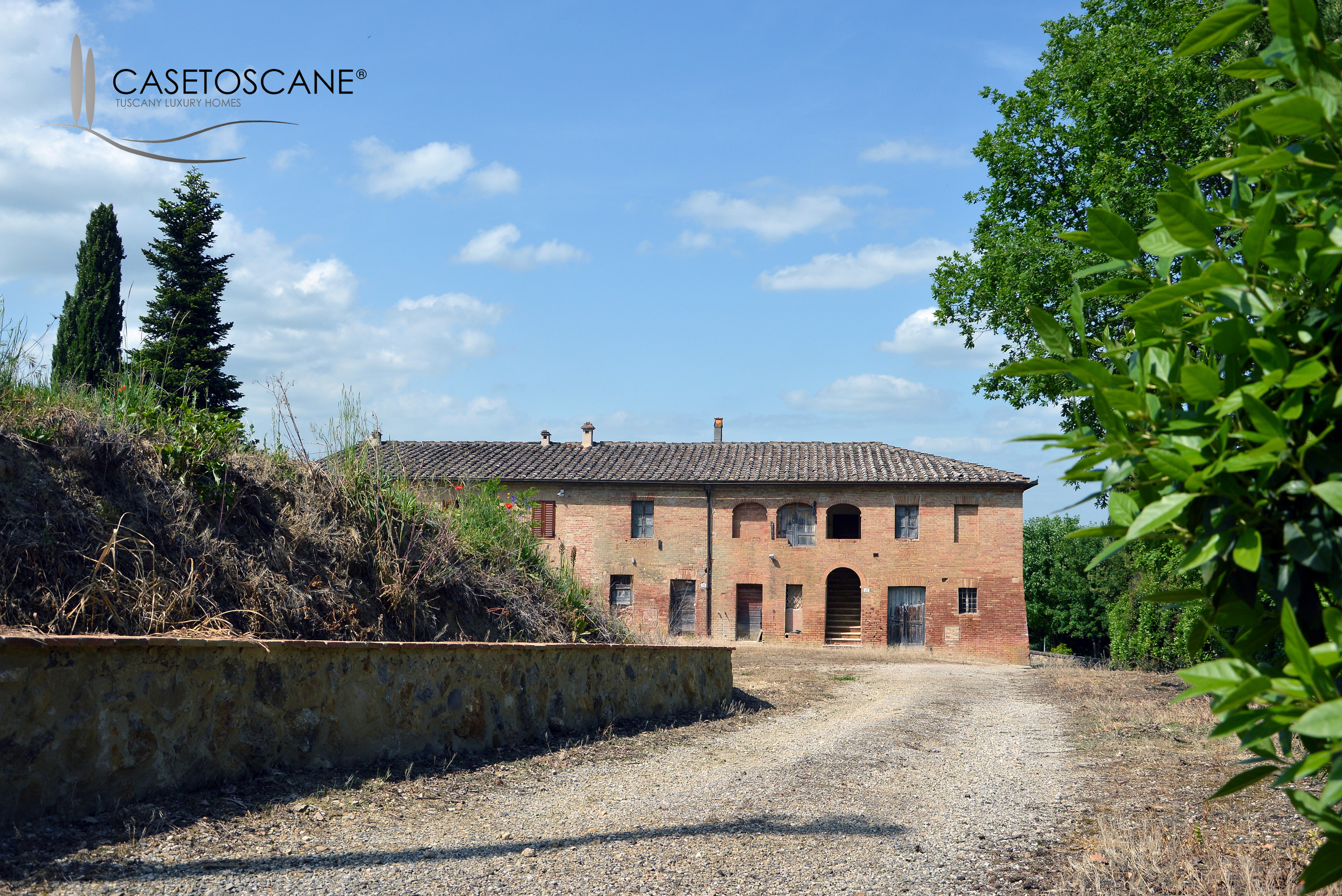 2666 - Porzione di antico casale in corso di ristrutturazione nei pressi di Siena città.