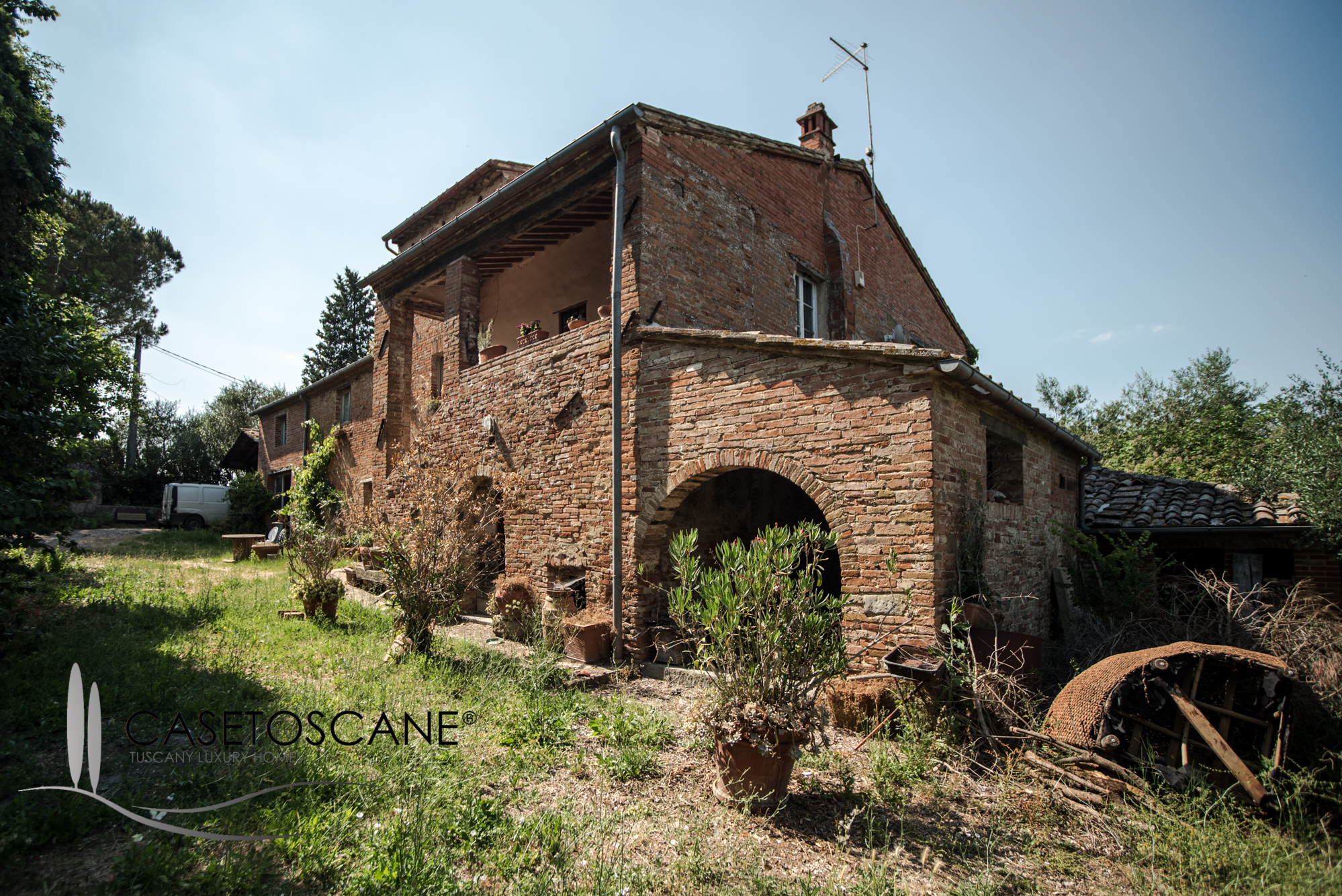 Antico casale da ristrutturare a Pozzo della Chiana (AR)