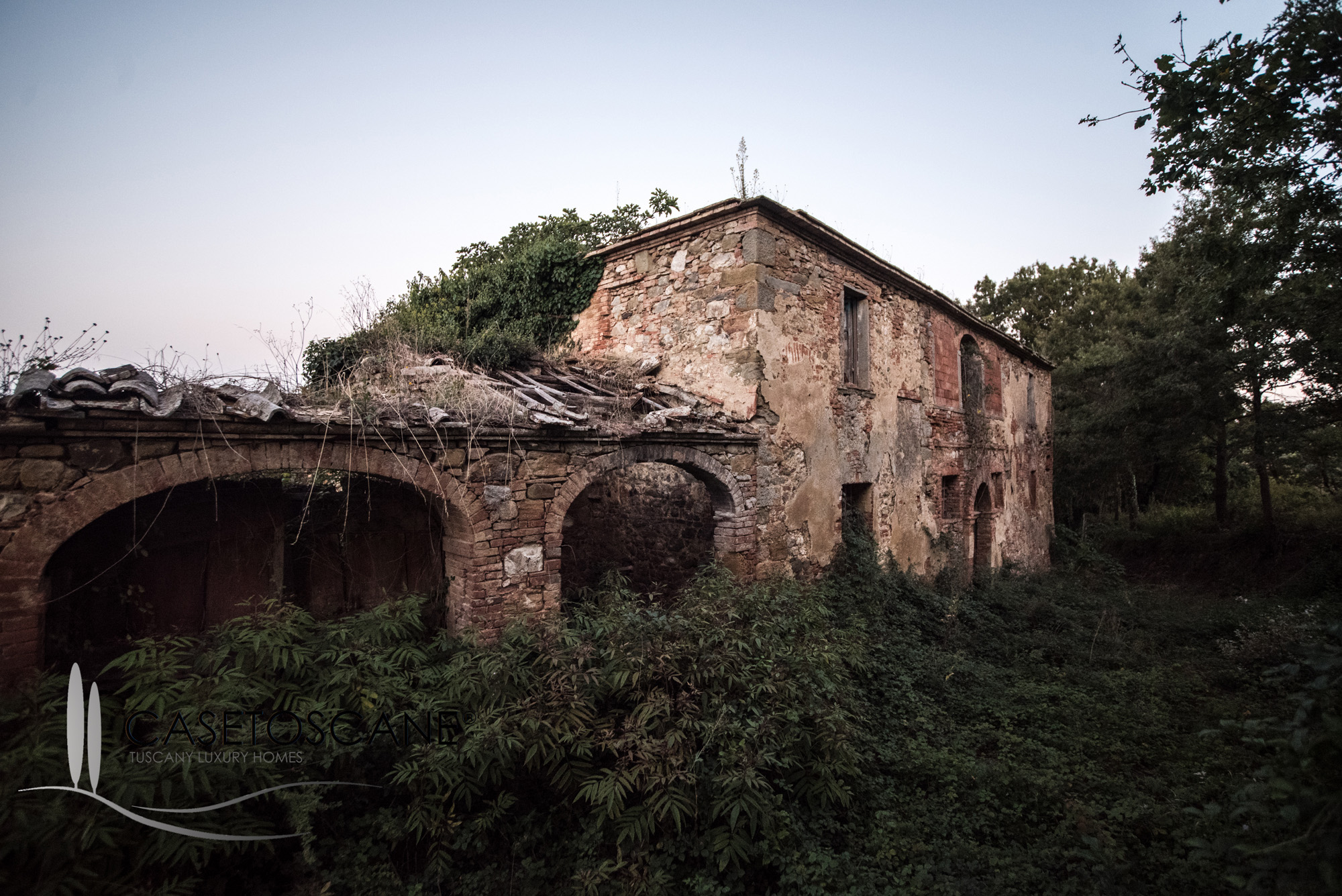 Tipico casale toscano da ristrutturare a Trequanda (Siena)