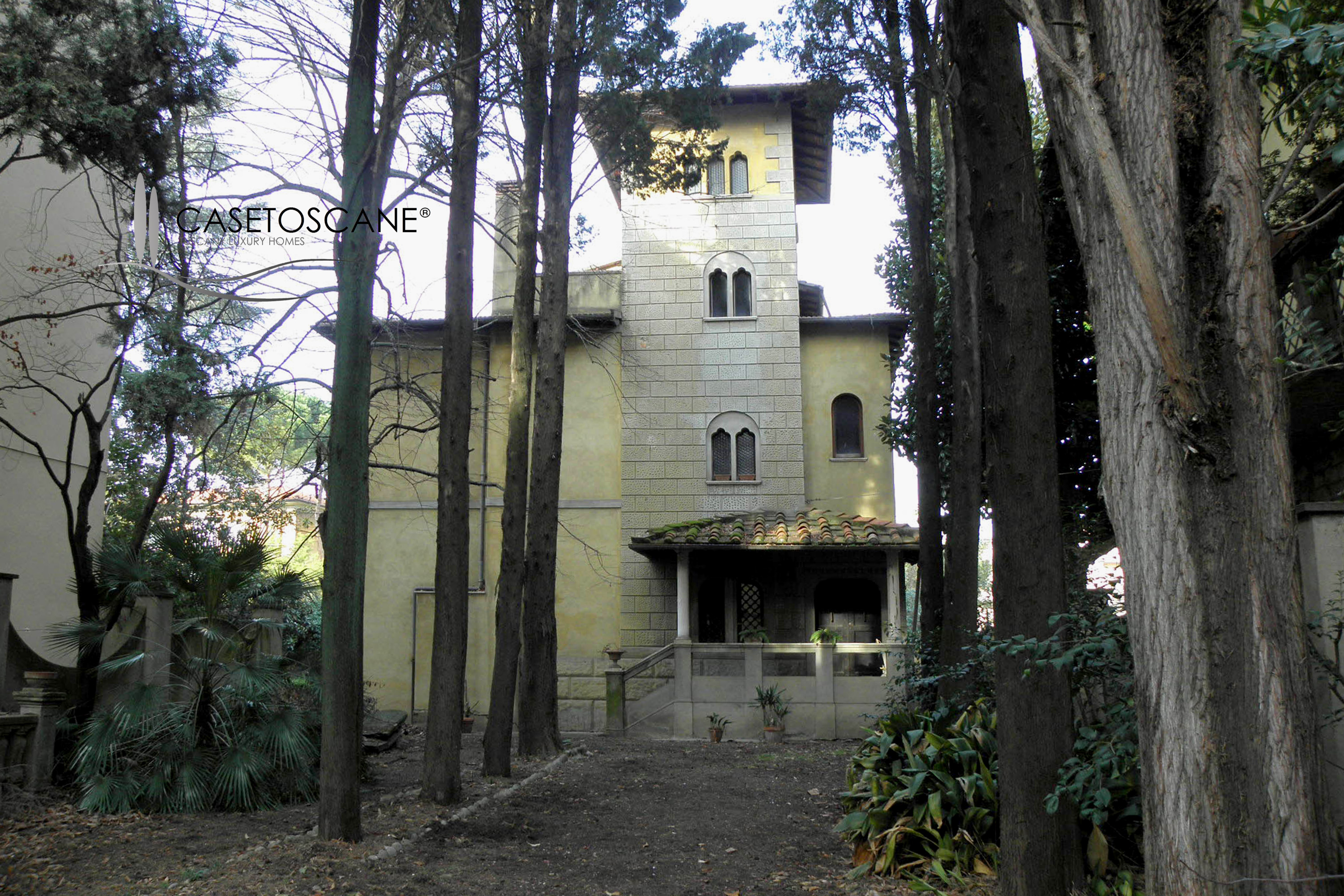 Villa storica con parco nel centro città di Arezzo.