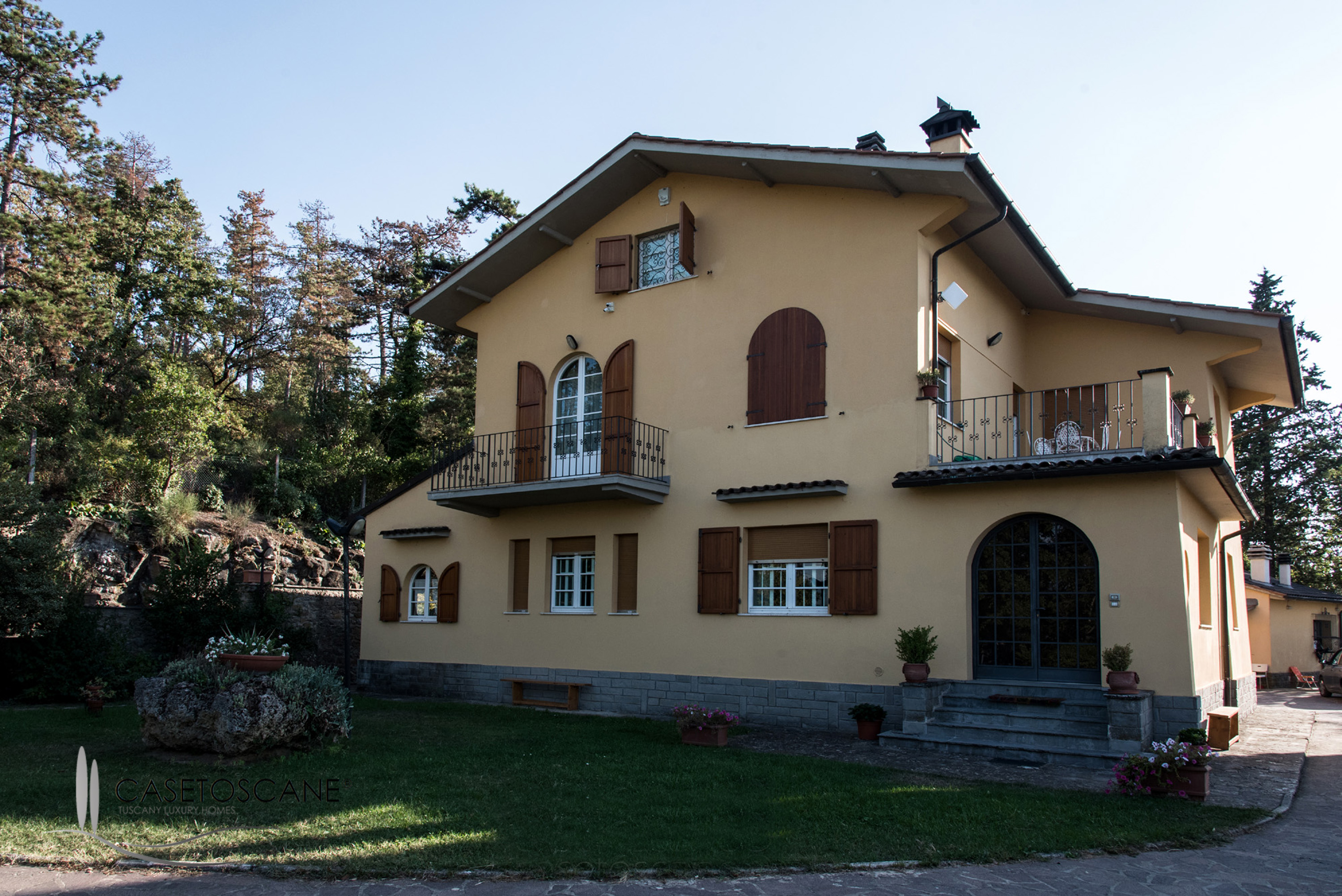 Villa ristrutturata con parco nelle colline a due passi da Arezzo.