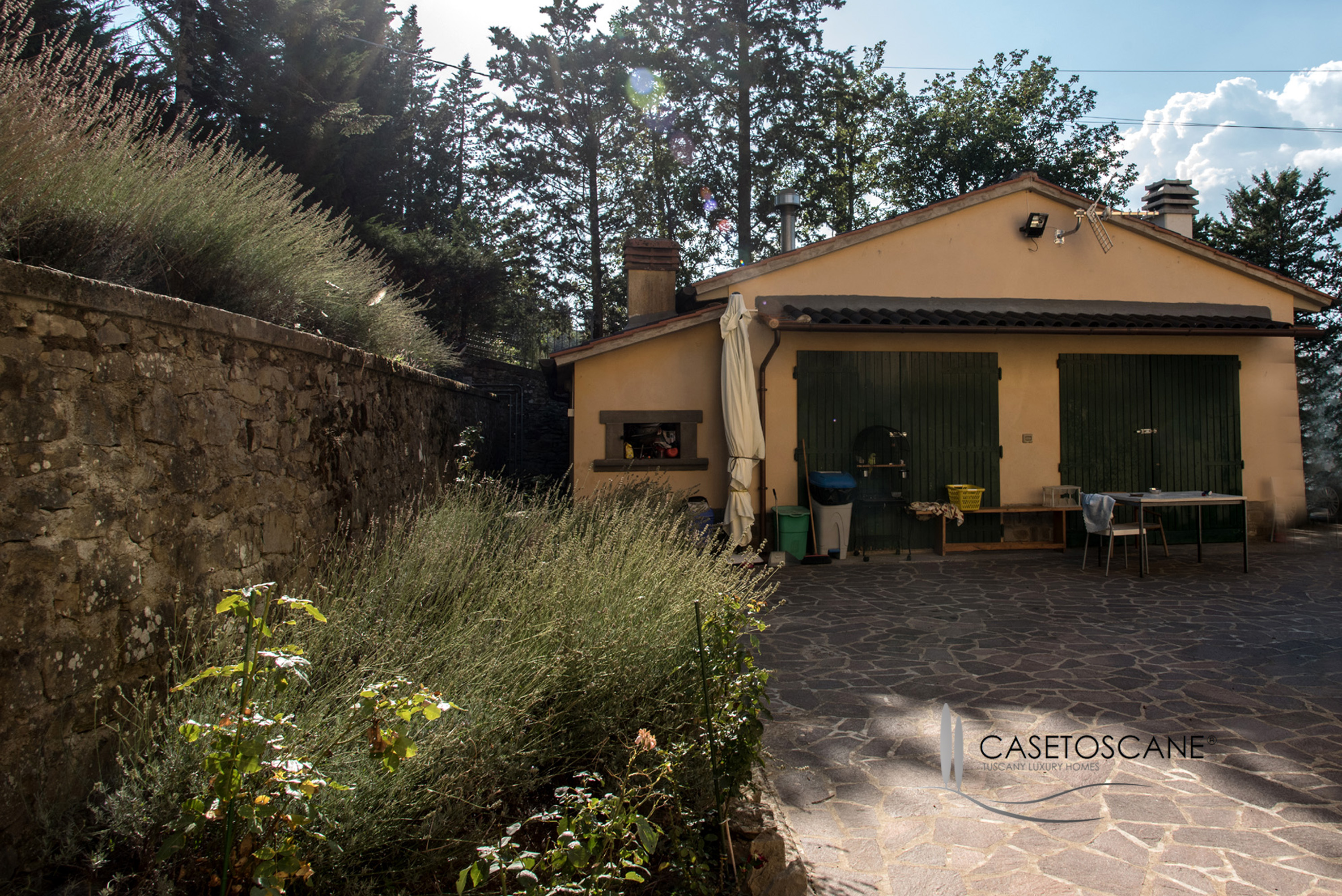 Villa ristrutturata con parco nelle colline a due passi da Arezzo.