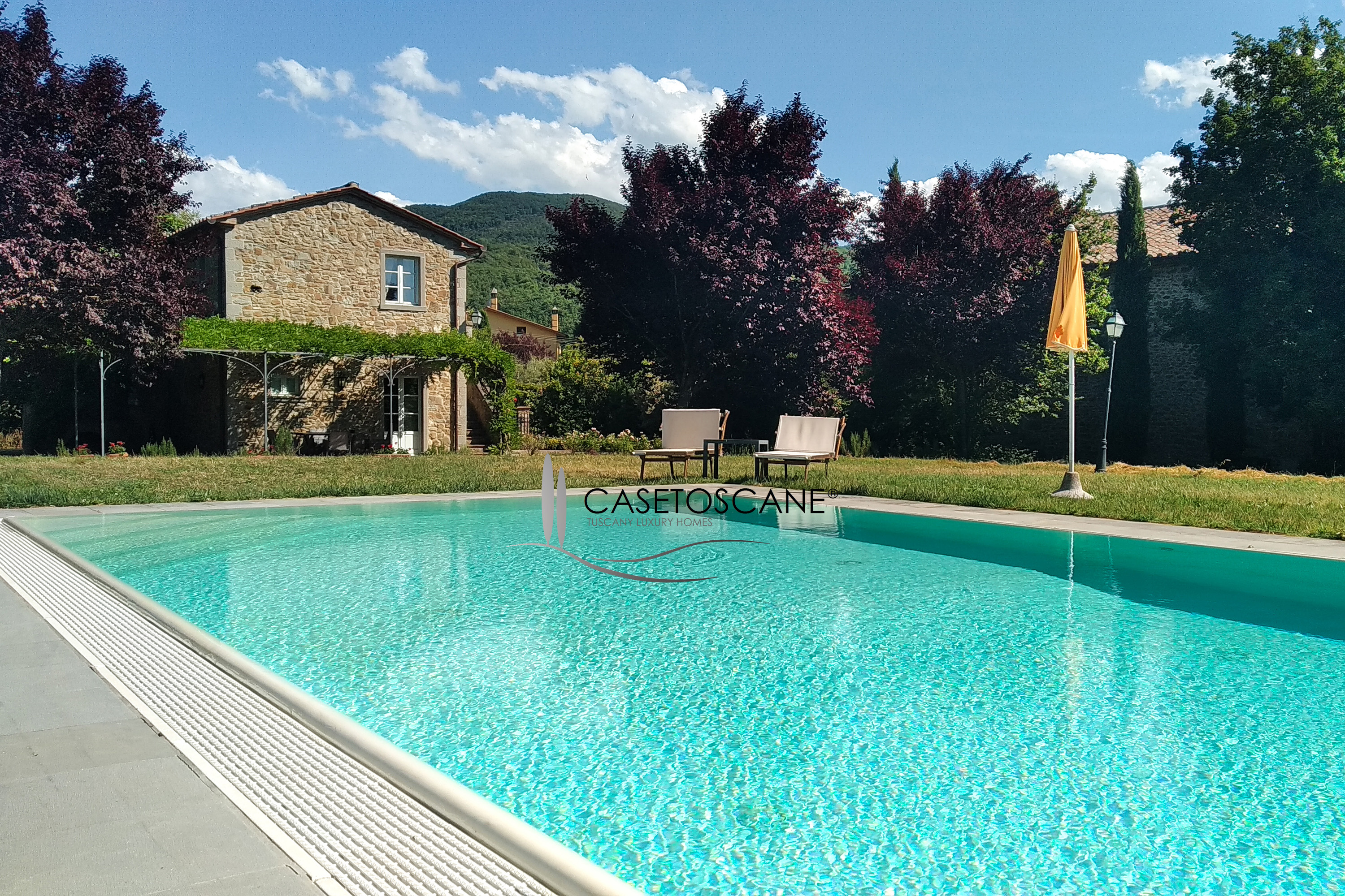 2740 - Casale in pietra di recente realizzazione, mq.160 con parco e piscina a Cortona (AR) e possibile ampliamento