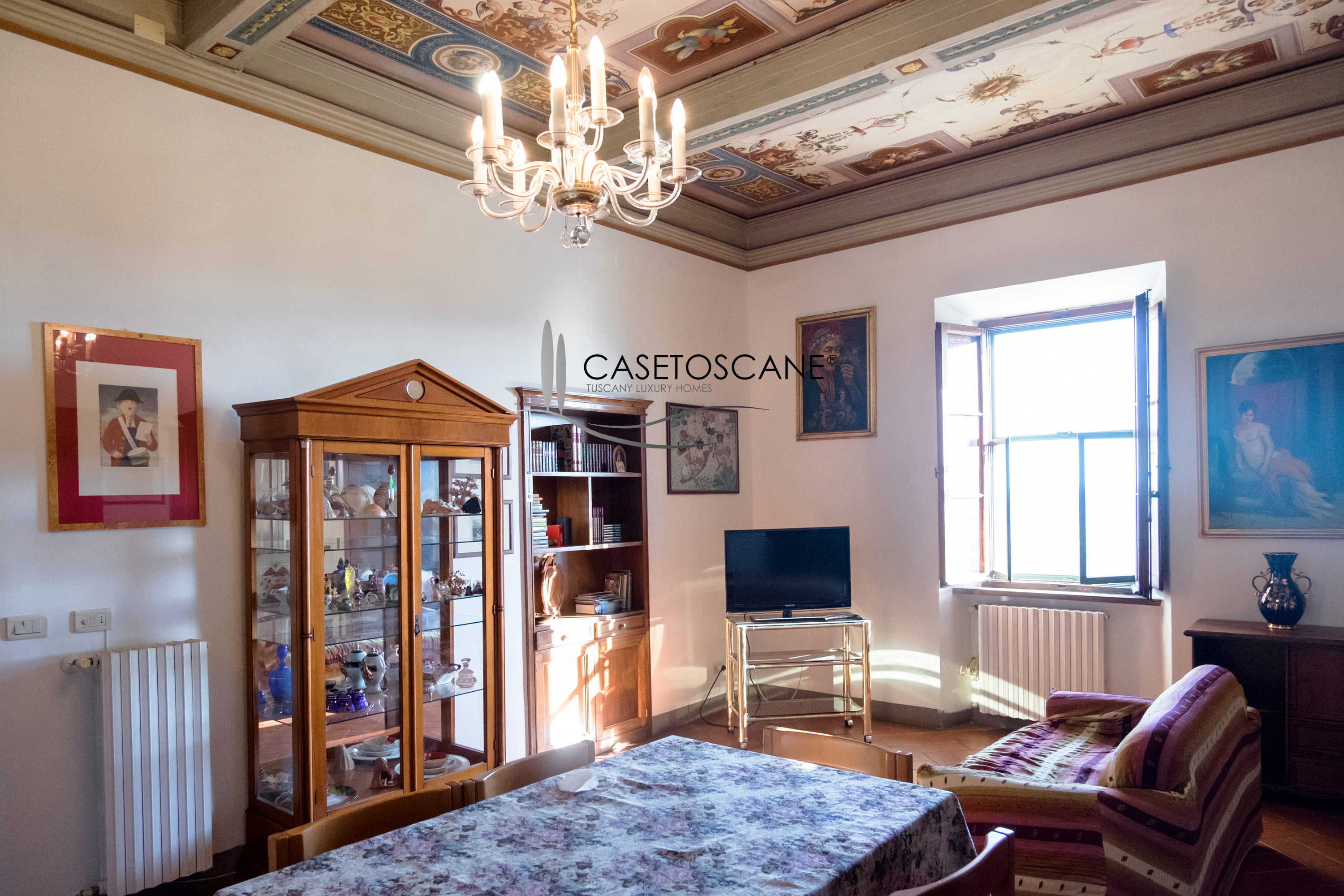 3088 - Bellissimo appartamento nel centro storico di Lucignano (AR), superficie mq.80, soffitti affrescati, 2°P con ascensore.