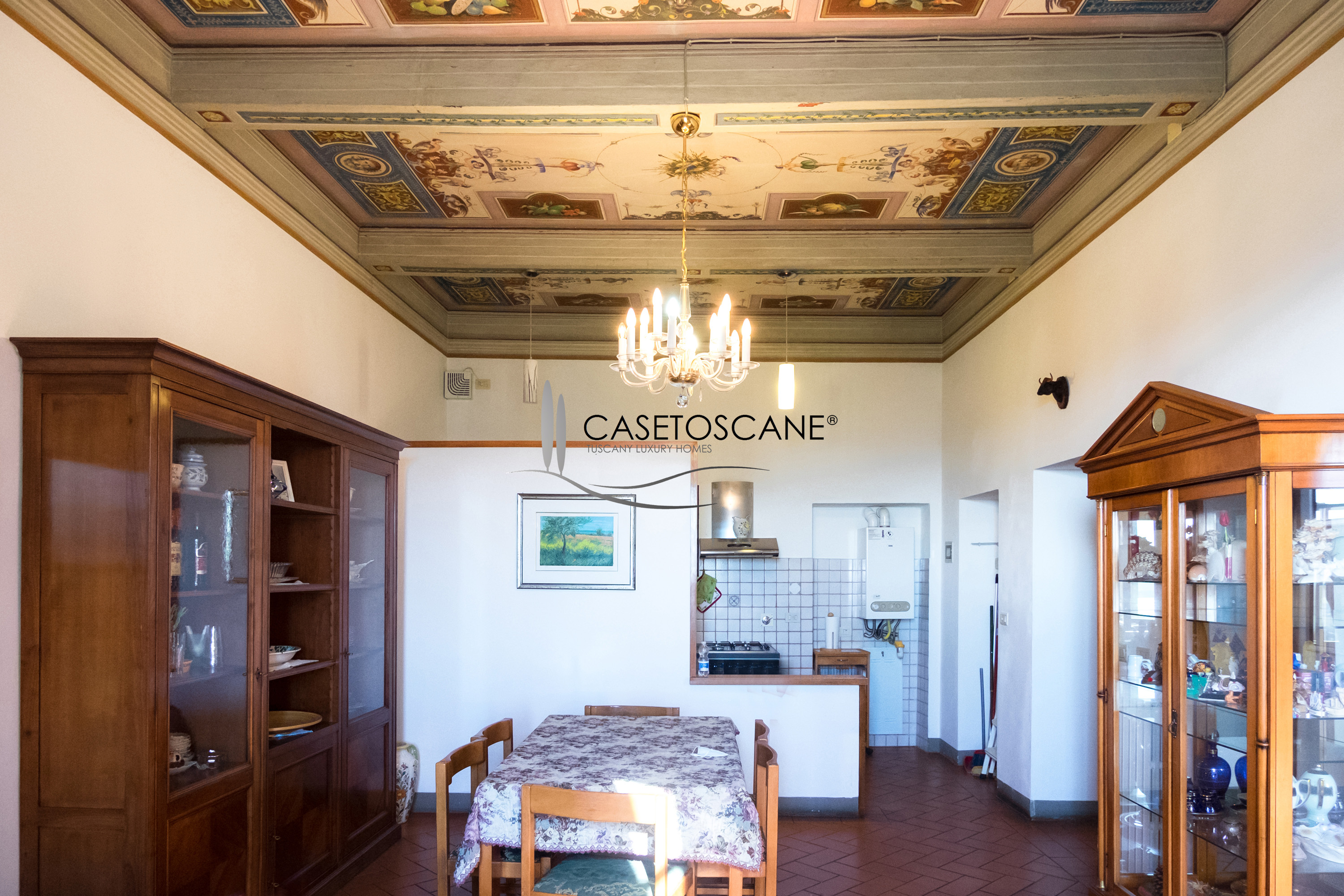 3088 - Bellissimo appartamento nel centro storico di Lucignano (AR), superficie mq.80, soffitti affrescati, 2°P con ascensore.