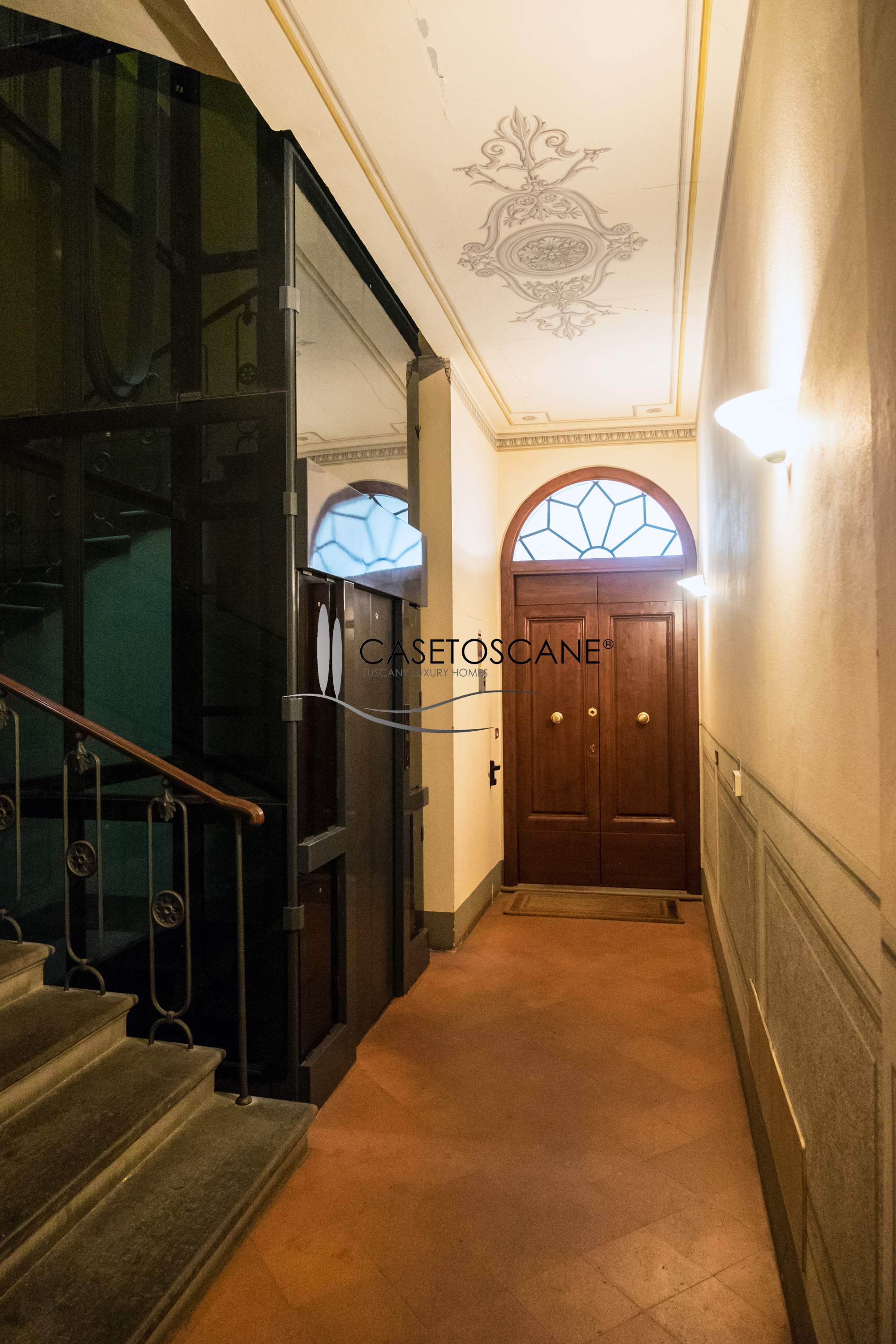 3088 - Bellissimo appartamento nel centro storico di Lucignano (AR), superficie mq.80, soffitti affrescati, 2°P con ascensore.