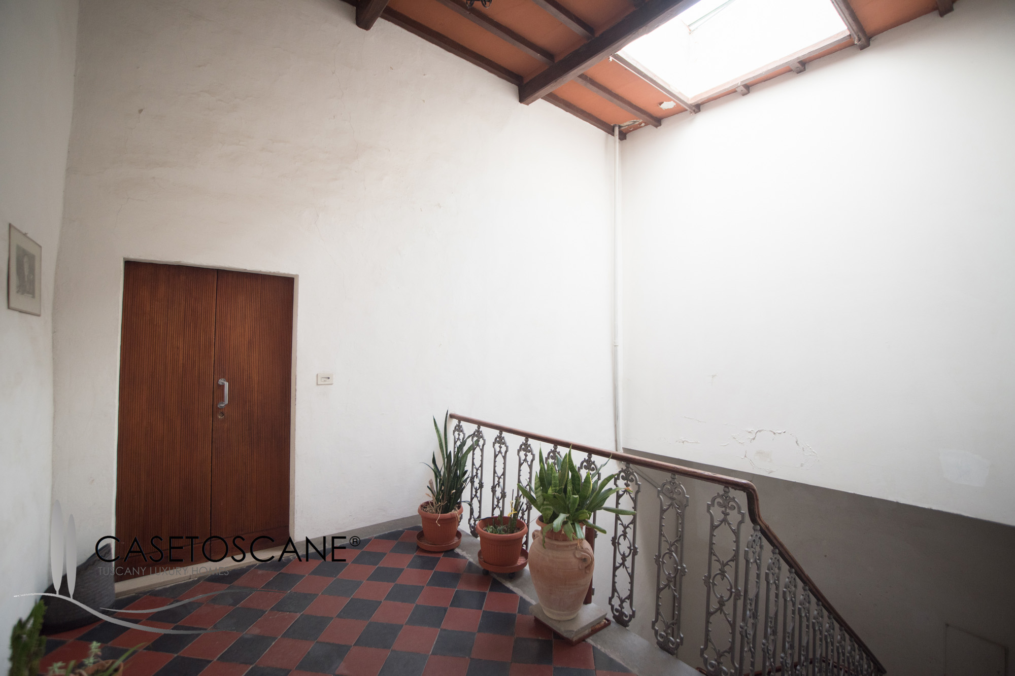 3133 - Ottimo appartamento di mq.105 al 2°P con torretta, in palazzo d'epoca nel centro storico di Bucine (AR).