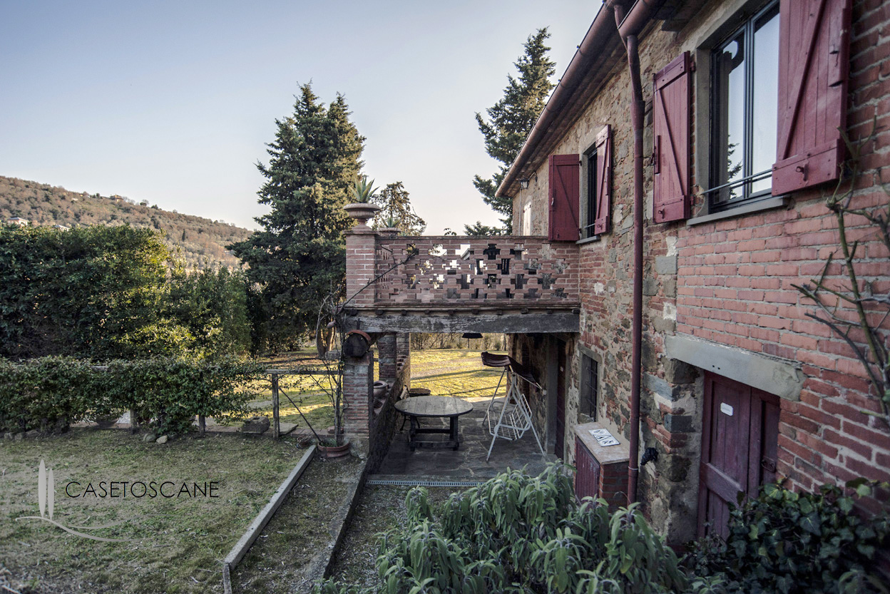 2747 - Casale di mq.340 in ottime condizioni con piscina in meravigliosa posizione panoramica a Castiglion Fiorentino(AR)