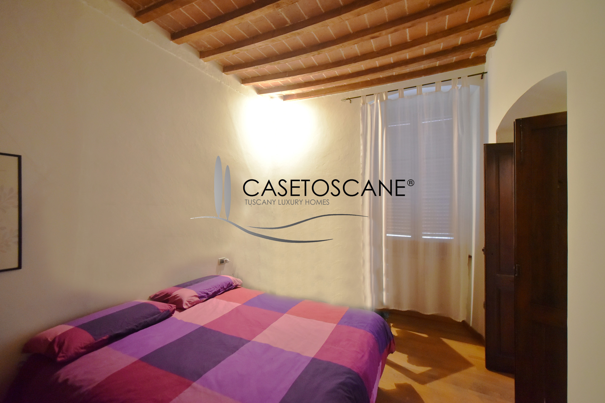 A768 - Caratteristico appartamento di 2,5 vani al primo piano, ristrutturato, in piccola palazzina nel centro storico di Arezzo.