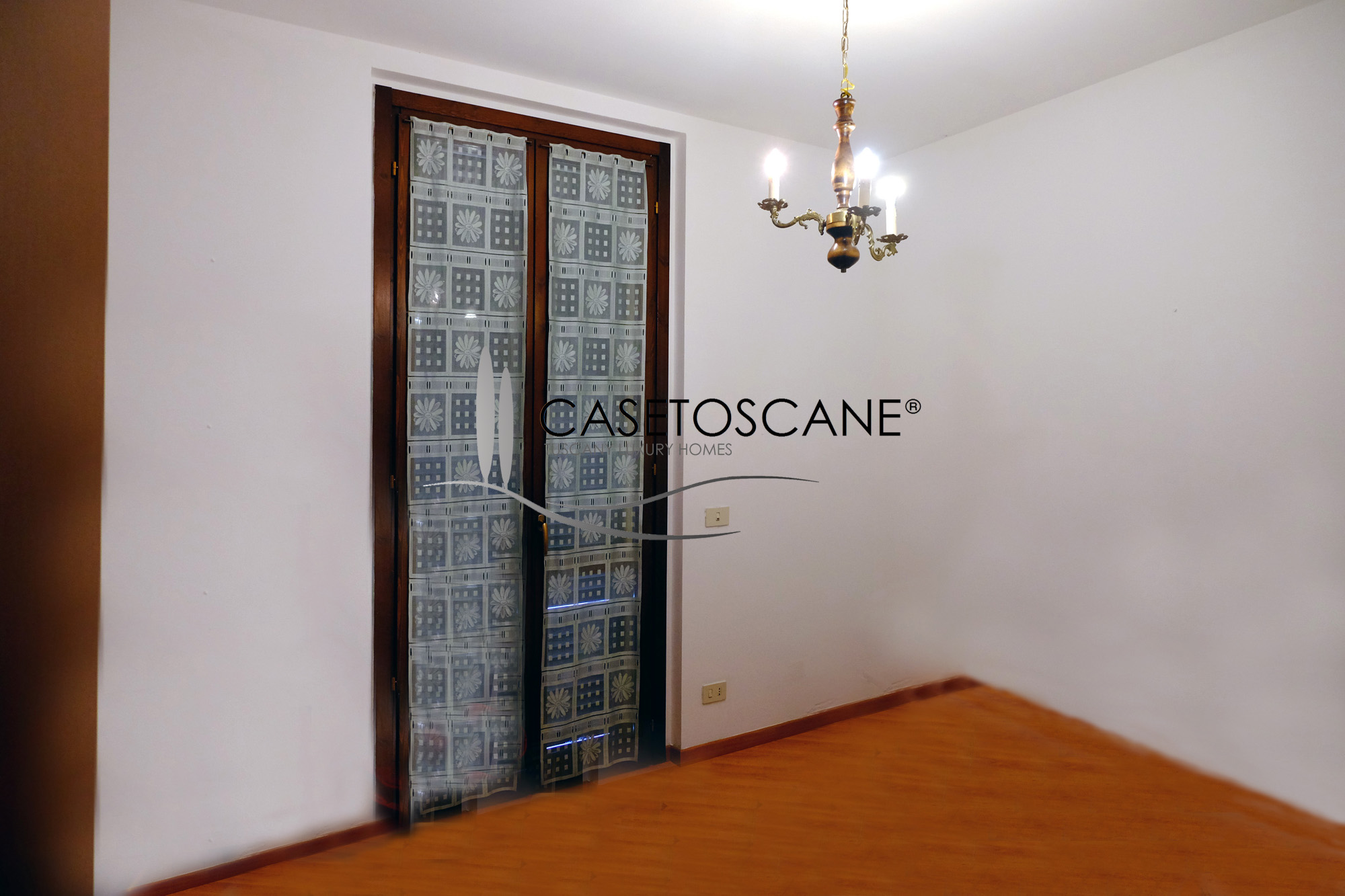 3174 - Villetta a schiera capotesta, recente costruzione, mq.95 con giardino di mq.100 e garage a due passi dal centro di Lucignano (AR).