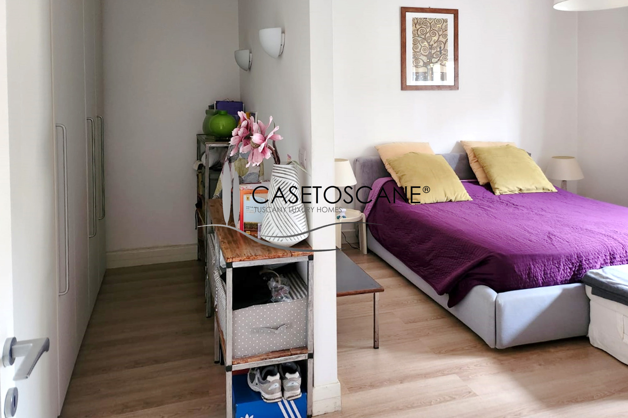 A782 - Bellissimo appartamento ristrutturato di mq.145, al 2°P con ascensore, piccola soffitta e garage nel centro città ad Arezzo.