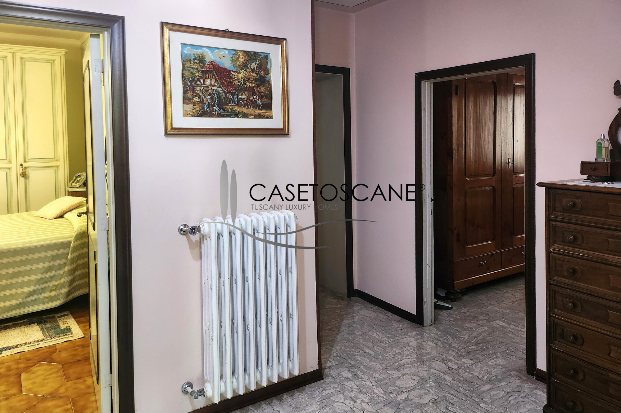 3224 - Piccola azienda agricola con abitazione in discrete condizioni, di mq.250 e annessi di mq.140 con terreno di ha.3 a Monte San Savino (AR).