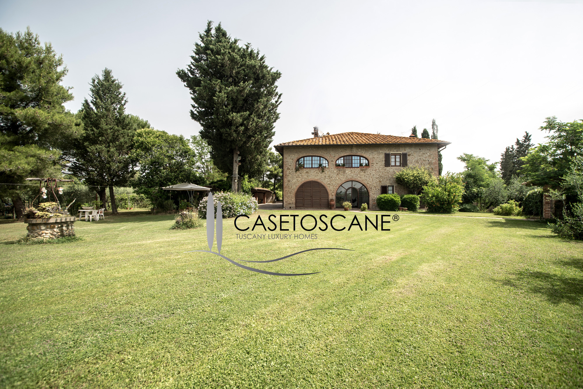 3140 - Tipico casale toscane perfettamente conservato, diviso in due appartamenti, di mq.460 circa con terreno di mq.2.000 a Montespertoli (FI).