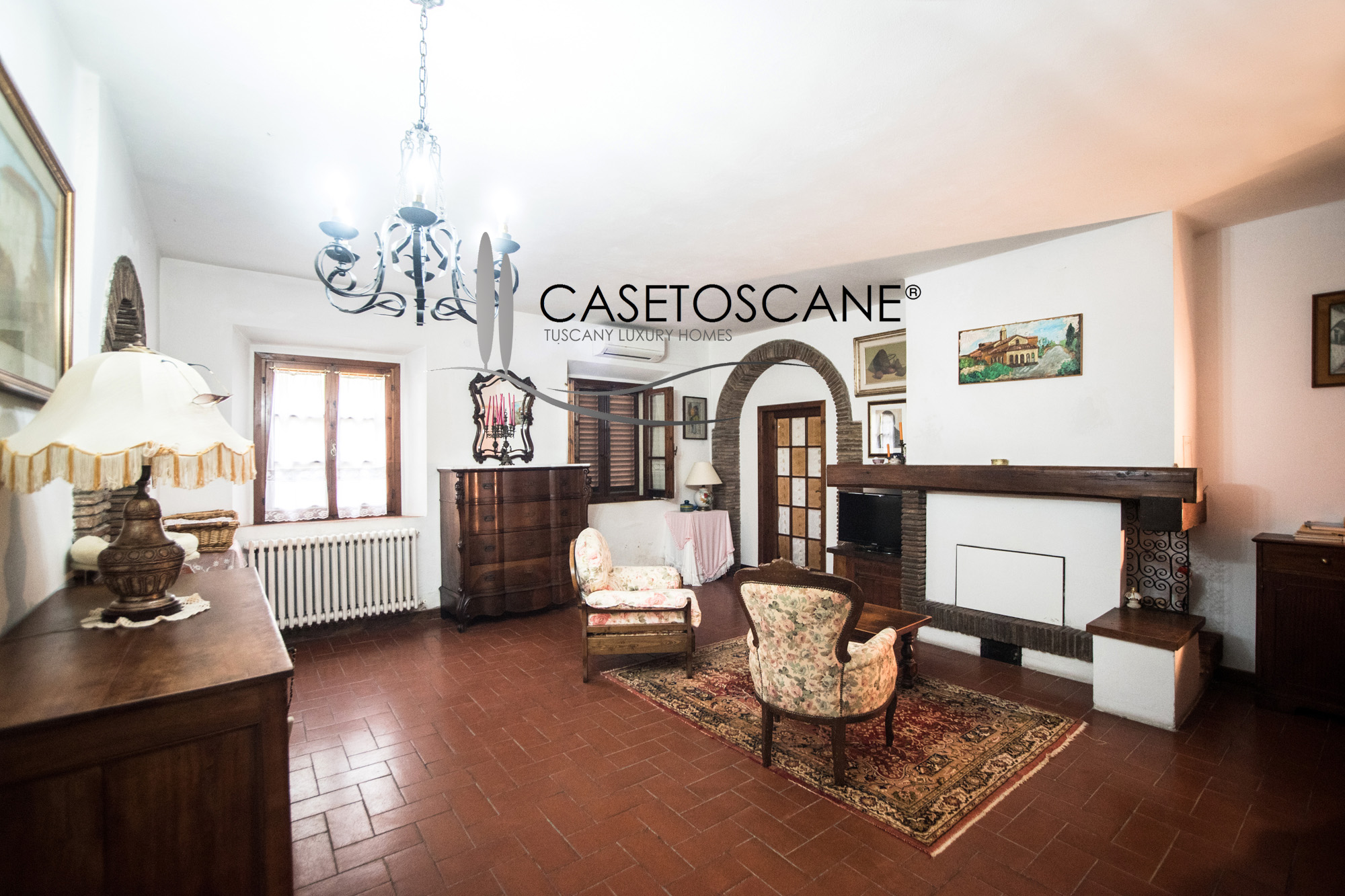 3140 - Tipico casale toscane perfettamente conservato, diviso in due appartamenti, di mq.460 circa con terreno di mq.2.000 a Montespertoli (FI).