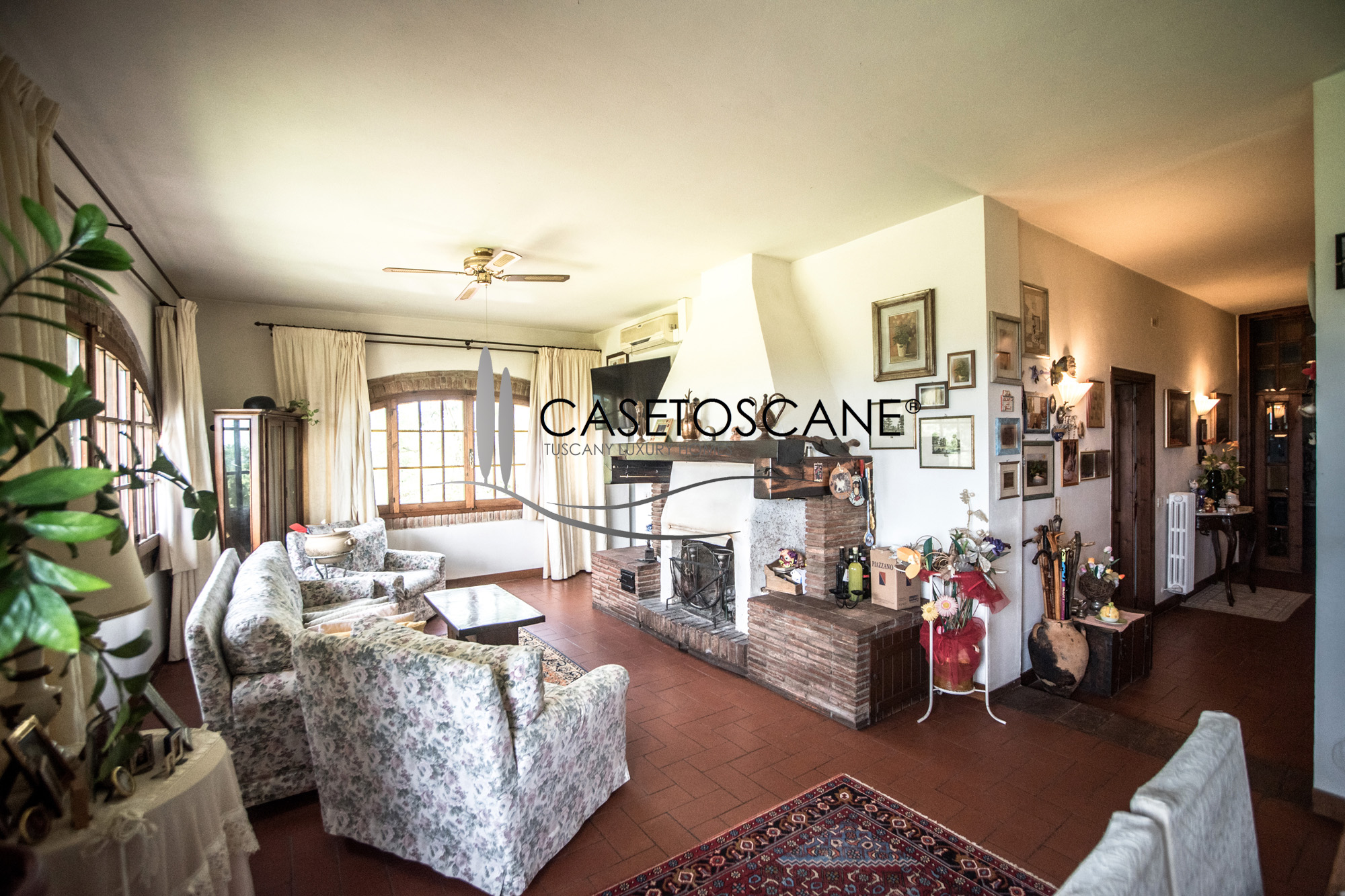 3140 - Tipico casale toscane perfettamente conservato, diviso in due appartamenti, di mq.460 circa con terreno di mq.2.000 a Montespertoli (FI).