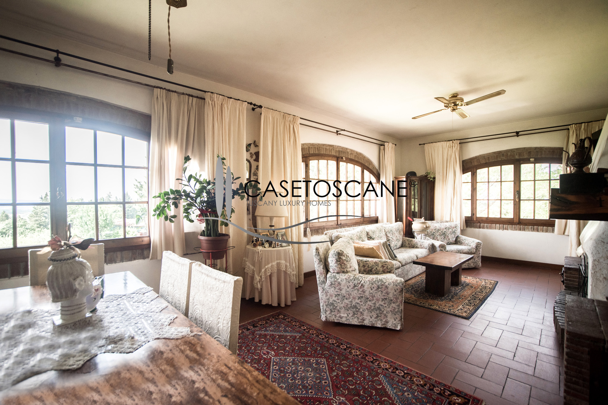 3140 - Tipico casale toscane perfettamente conservato, diviso in due appartamenti, di mq.460 circa con terreno di mq.2.000 a Montespertoli (FI).