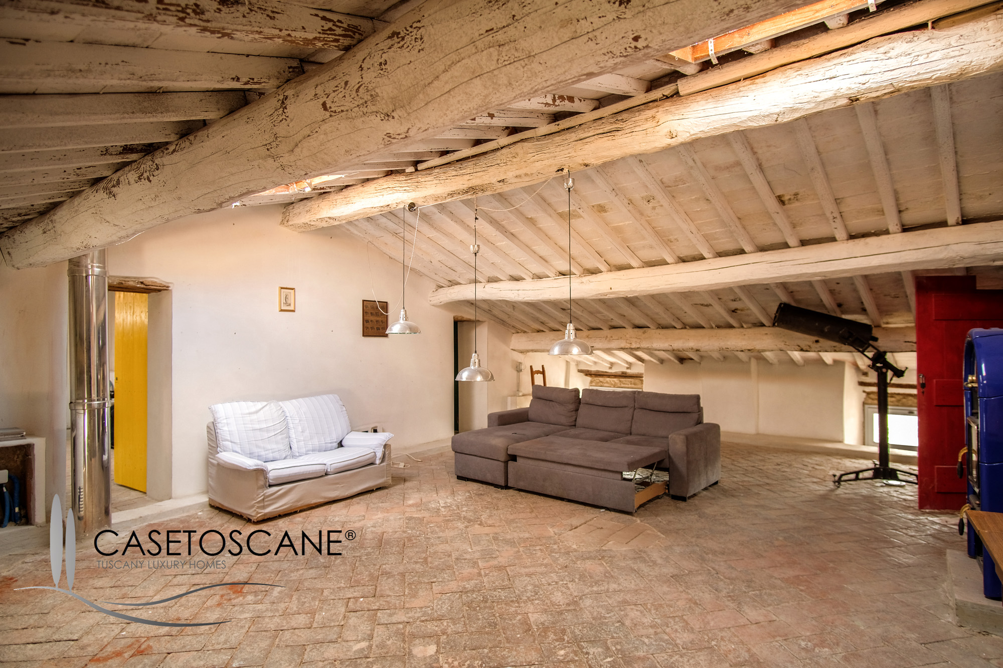 3231 - Prestigioso appartamento di mq.500 in palazzo storico con giardino esclusivo di mq.130 nel centro storico di Bucine (AR).