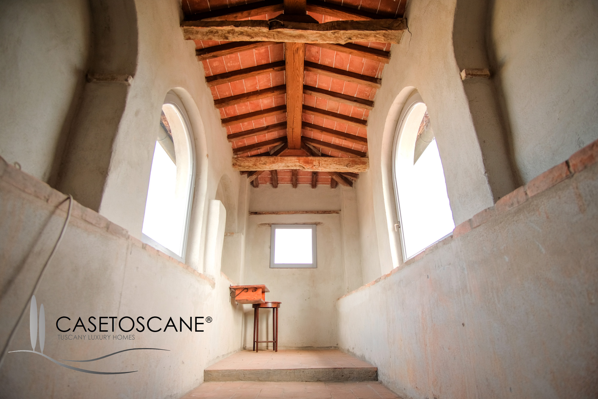 3231 - Prestigioso appartamento di mq.500 in palazzo storico con giardino esclusivo di mq.130 nel centro storico di Bucine (AR).