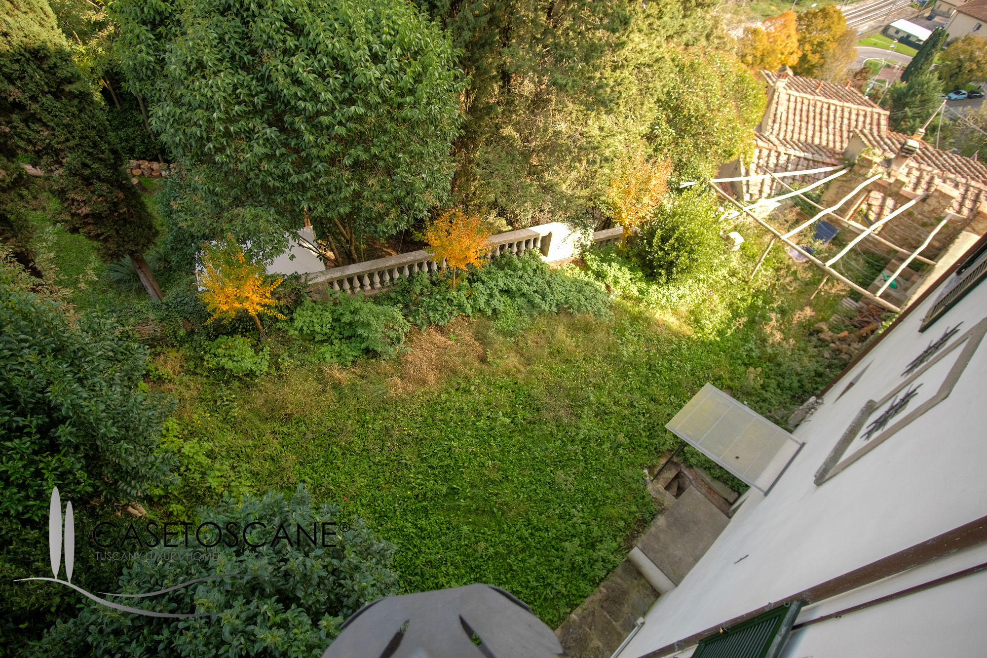 3231 - Prestigioso appartamento di mq.500 in palazzo storico con giardino esclusivo di mq.130 nel centro storico di Bucine (AR).