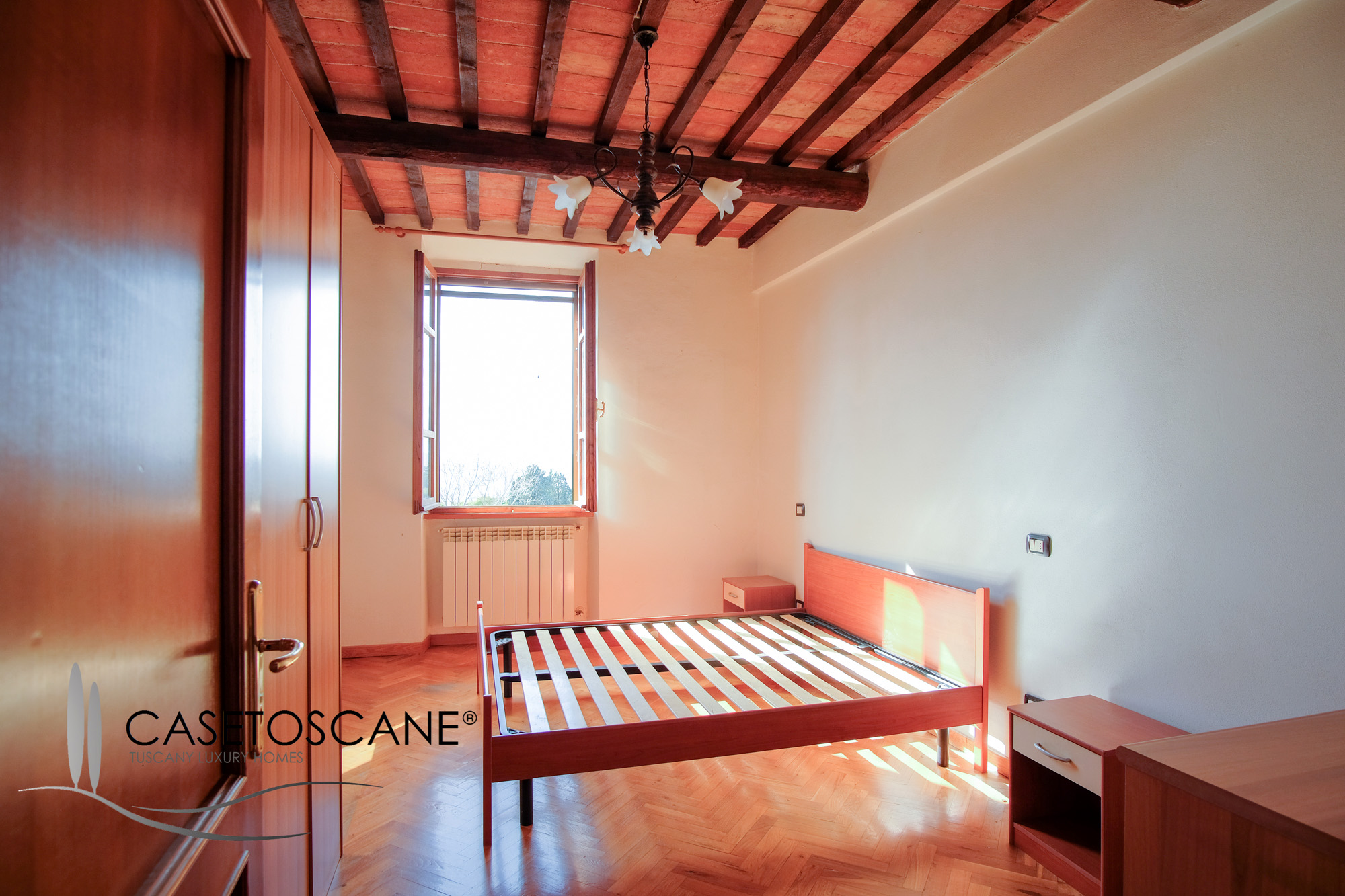 3234 - Caratteristico appartamento panoramico e ristrutturato di mq.65 al 2°P e mansarda nel centro storico di Lucignano (AR).