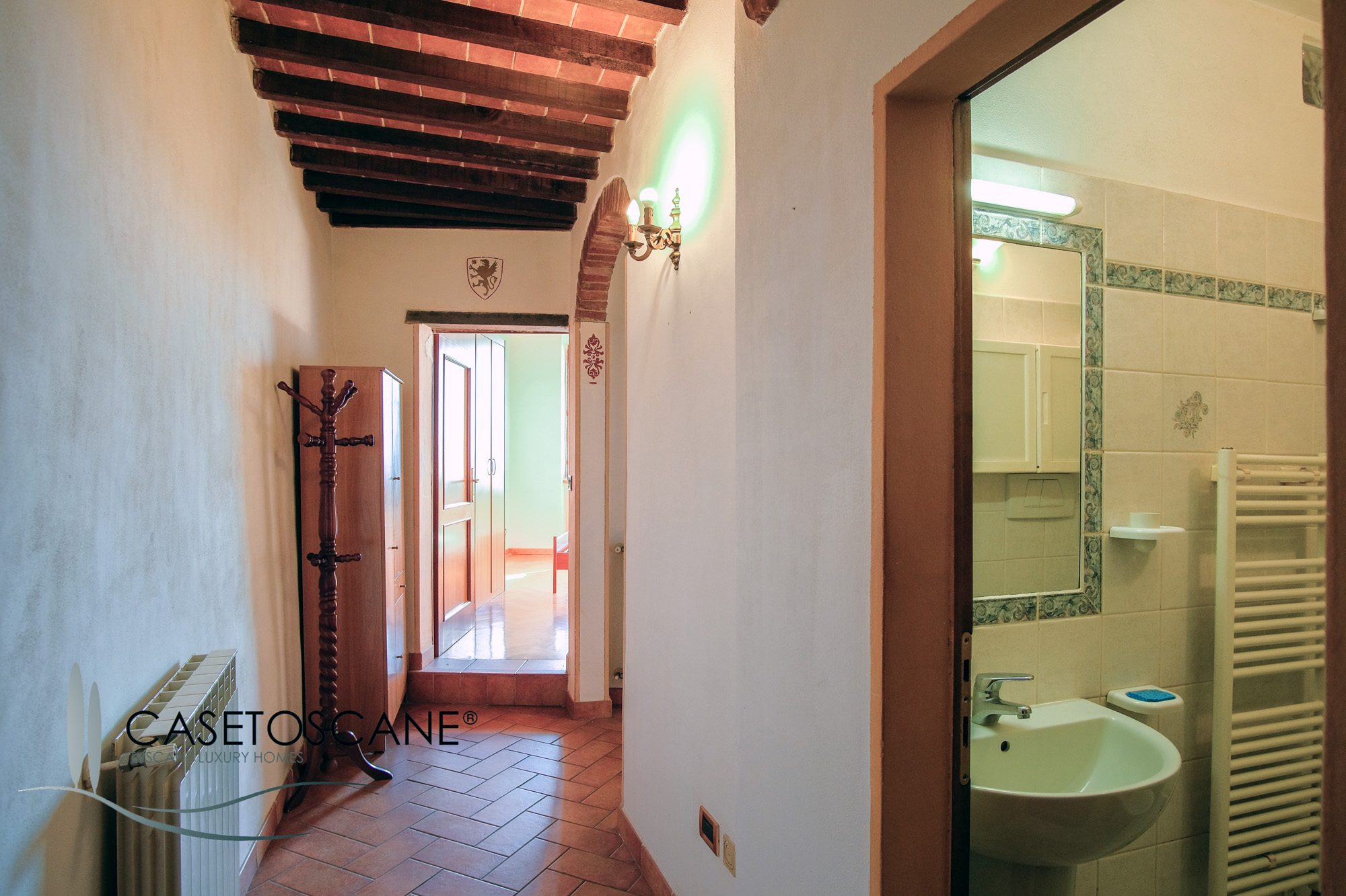 3234 - Caratteristico appartamento panoramico e ristrutturato di mq.65 al 2°P e mansarda nel centro storico di Lucignano (AR).