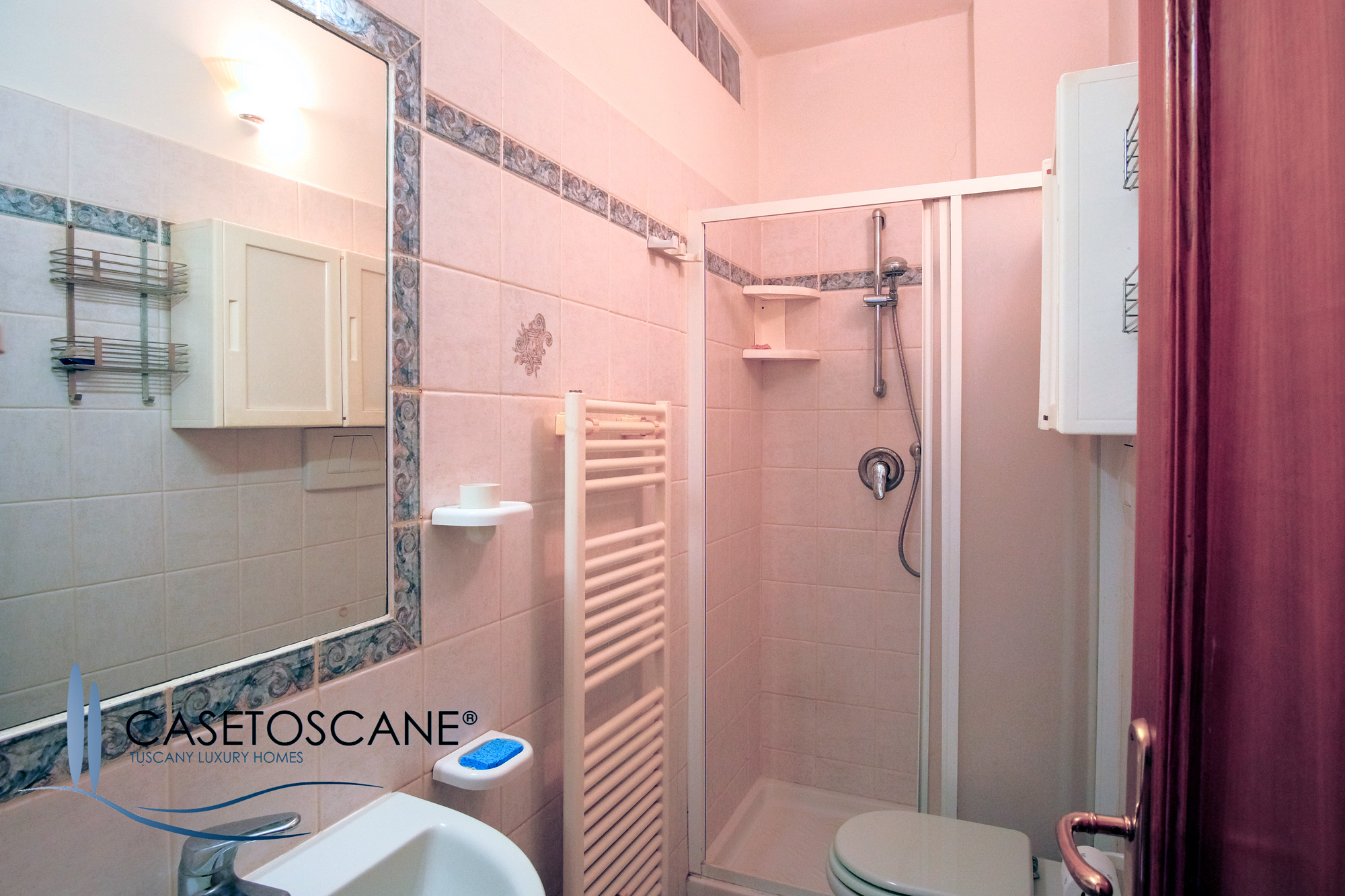 3234 - Caratteristico appartamento panoramico e ristrutturato di mq.65 al 2°P e mansarda nel centro storico di Lucignano (AR).