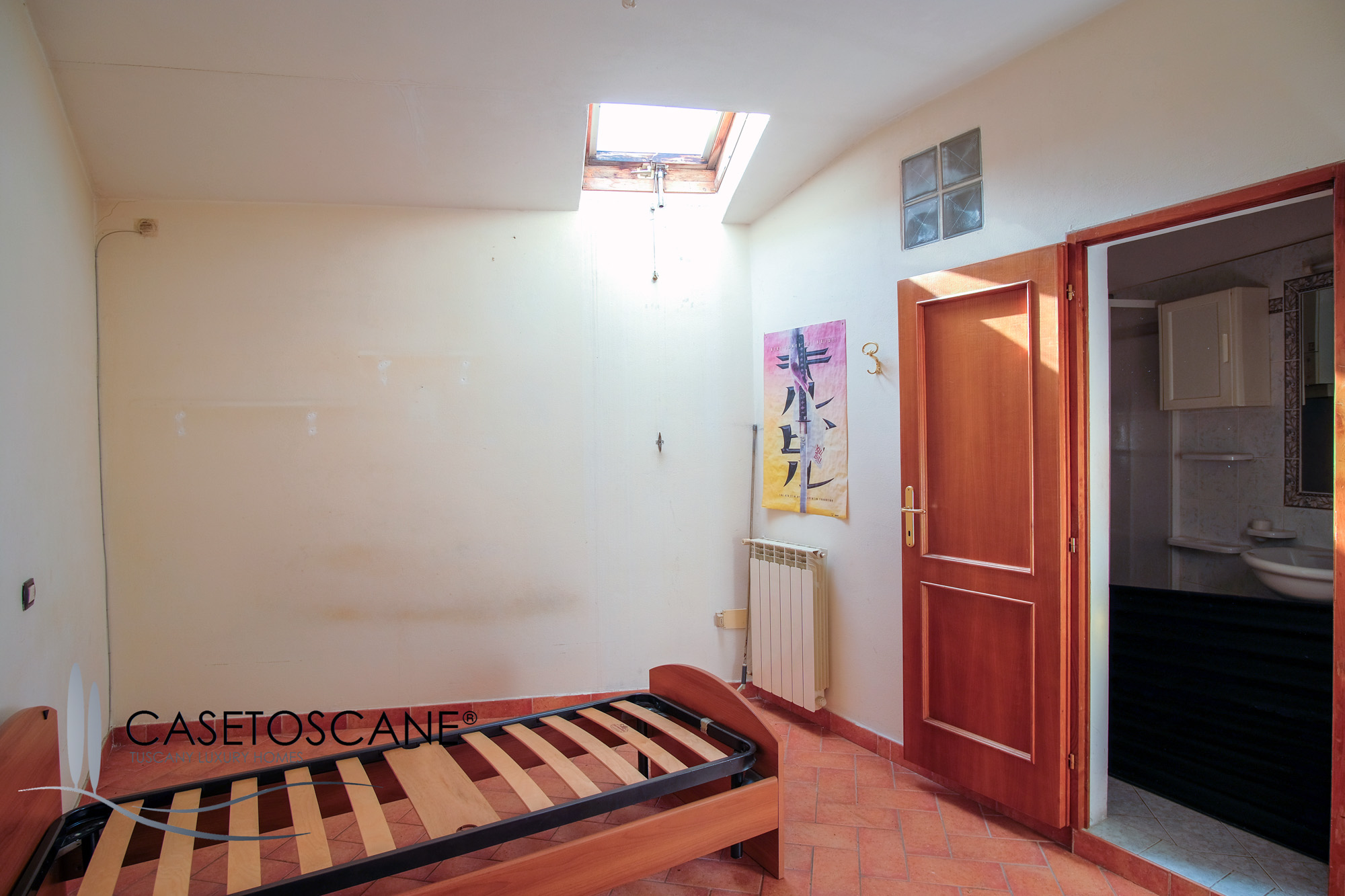 3234 - Caratteristico appartamento panoramico e ristrutturato di mq.65 al 2°P e mansarda nel centro storico di Lucignano (AR).