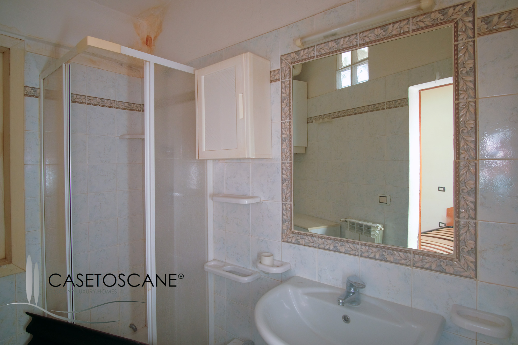 3234 - Caratteristico appartamento panoramico e ristrutturato di mq.65 al 2°P e mansarda nel centro storico di Lucignano (AR).