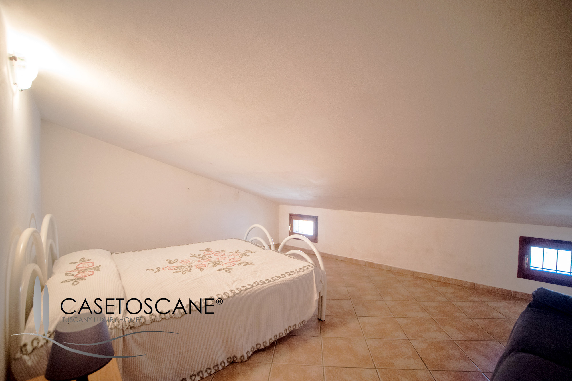 2898 - Caratteristico appartamento su due livelli di mq.90 circa, perfettamente ristrutturato, nel centro storico di Lucignano (AR).