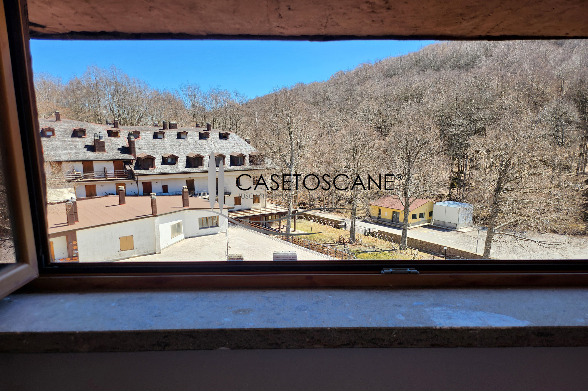 Appartamento panoramico mq.115 posto al P3° con ascensore + mansarda in bel residence a circa 1.400 metri sul Monte Amiata (GR).