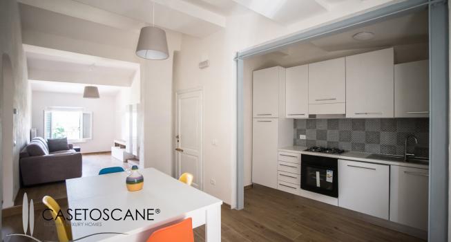 3158 - Grazioso appartamento di mq.60, ultimo piano (2), ristrutturato e mai abitato, con arredamento nuovo a Foiano della Chiana (AR).